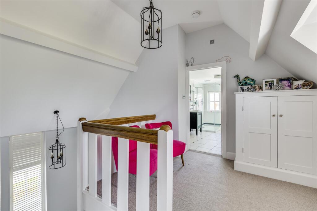 Norton Way South 334-6.jpg