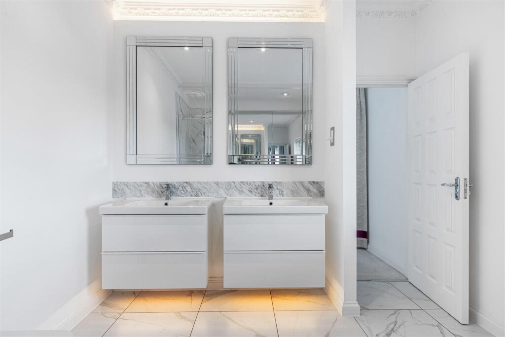 Waverley Court Farm, Monks Walk Farnham, Surrey, G