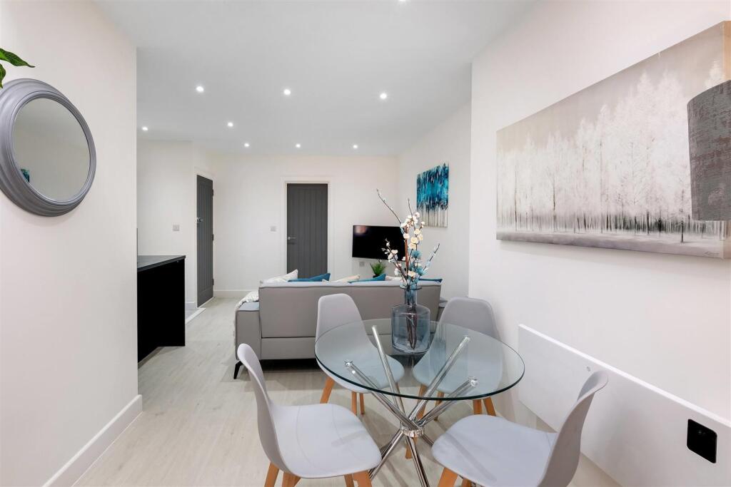360 TW3 Ellerdine Rd 207-B-03.jpg
