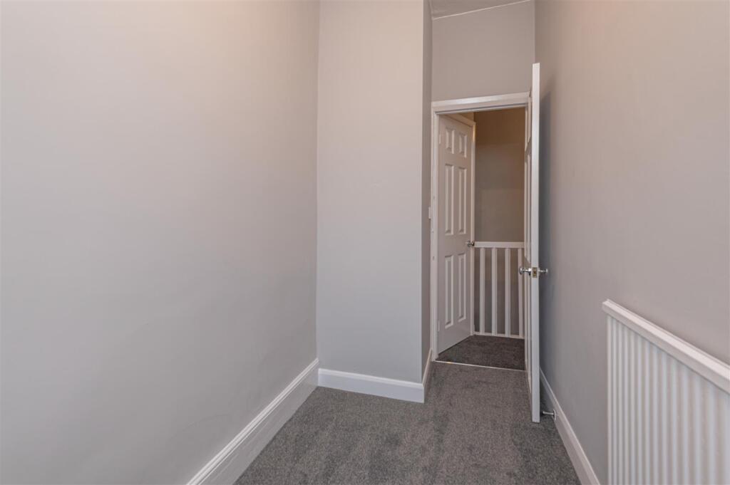 21 - 7 Clay House Lane HX4 8AW.jpg