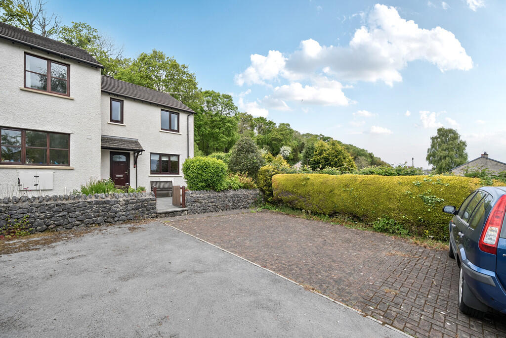 12 The Meadows Pa...