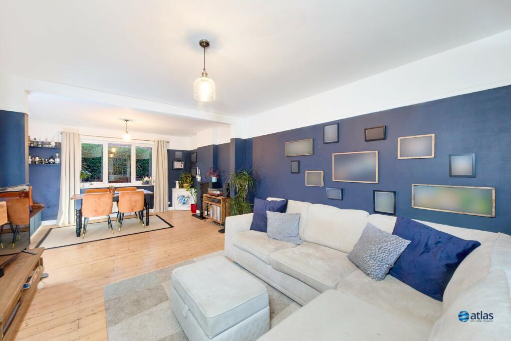 Living / Dining Area