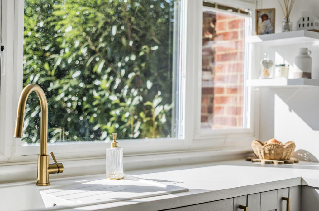 1361243-15-68dbba...