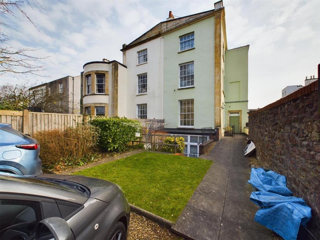 18 - Blocks of 4 Flats.jpg