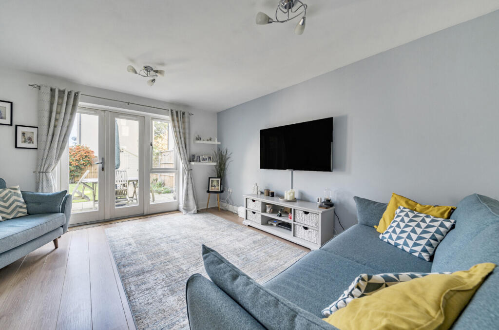 1371988-12-68f8df...