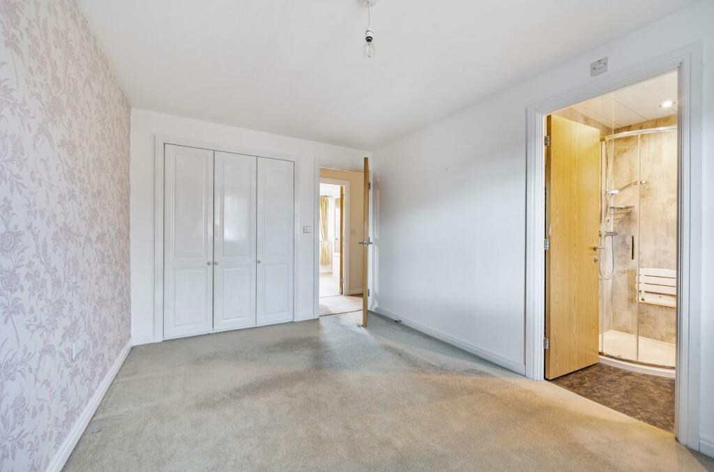 11 Robin Close