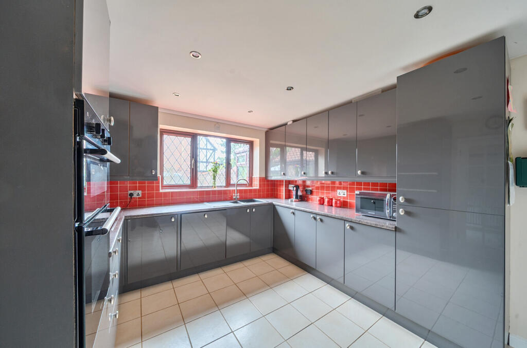 1343492-36-68af1b...