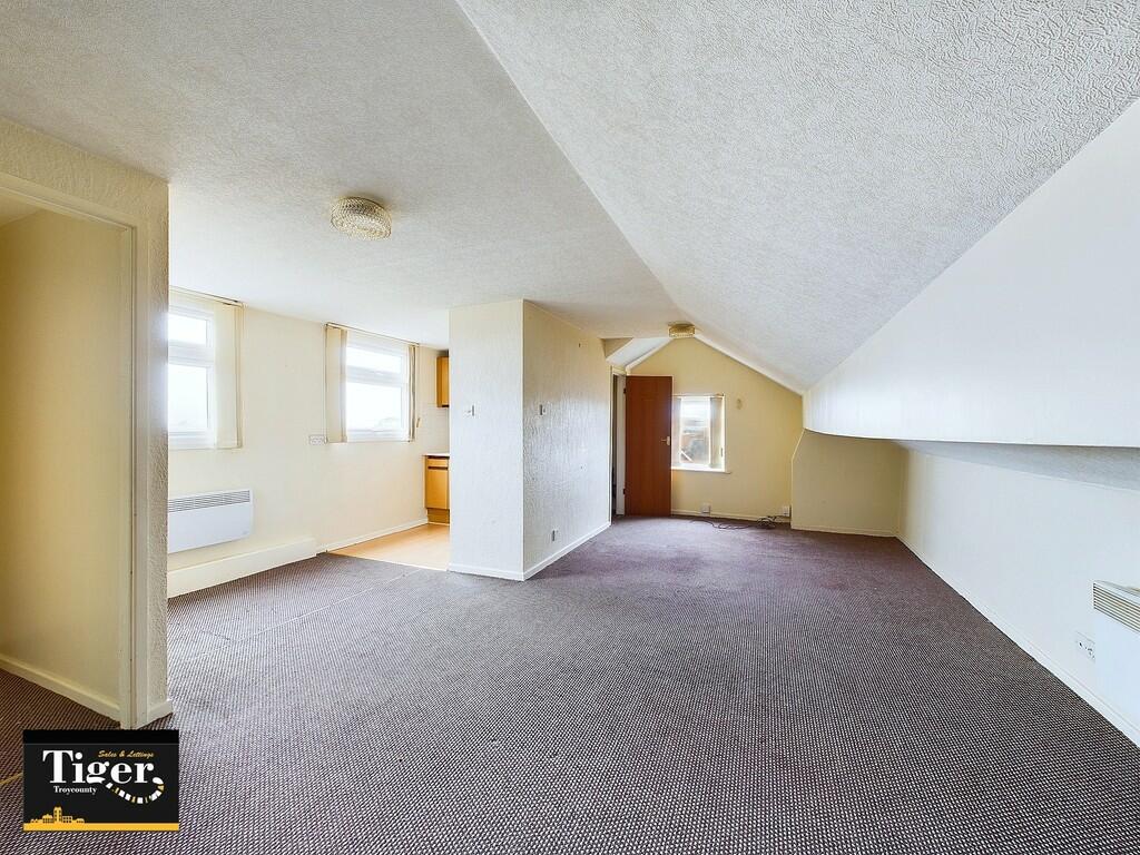 CAM03440G0-PR0195...