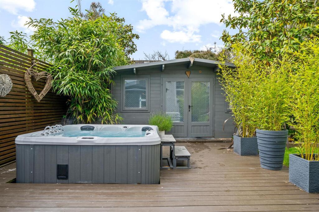 Hot tub area