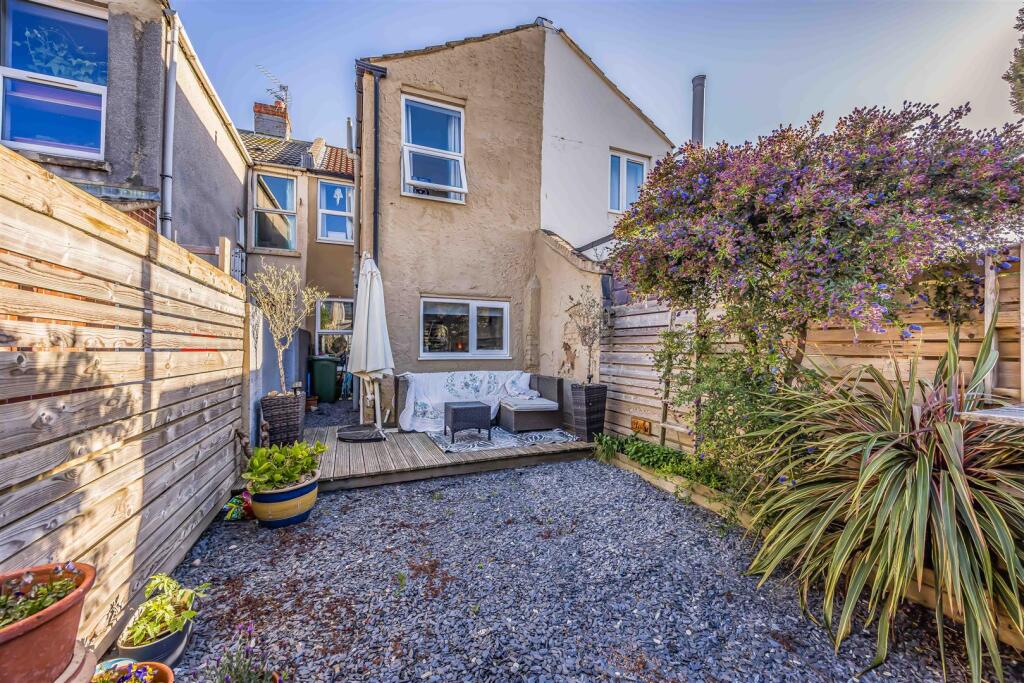 28 Liverpool Road, Portsmouth-Small-PorticoMarketi