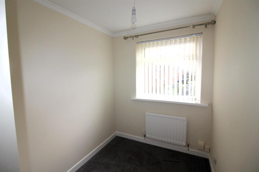 bedroom 3.JPG