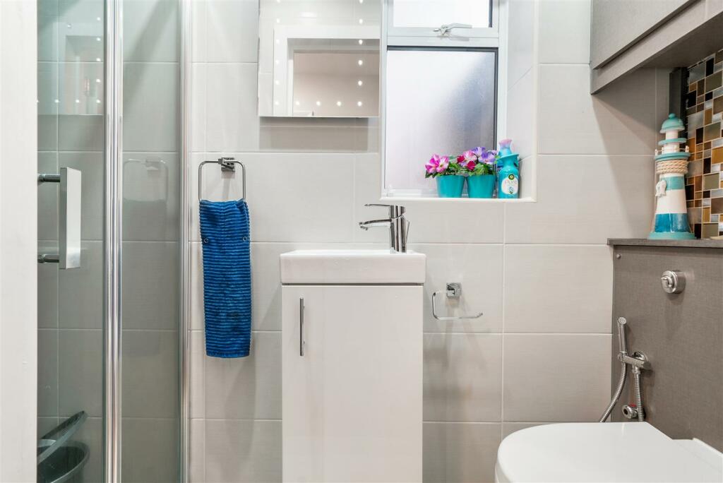 18 Eton Avenue - zHJnpMitX8oLtiw5JxGD.jpg