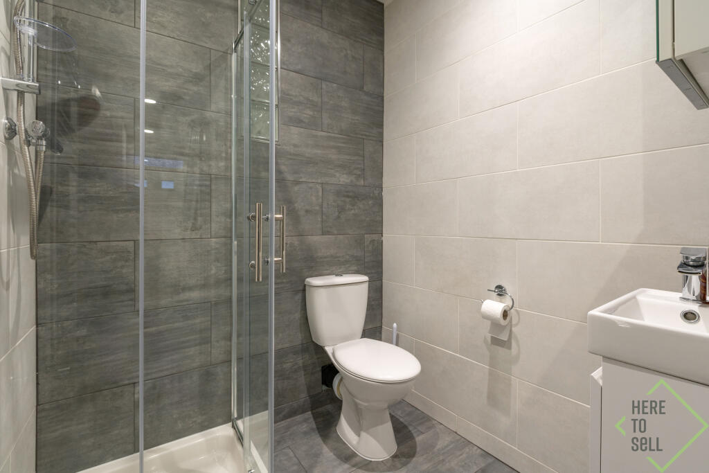 15 Flexmere Rd, London N17 7AU-40