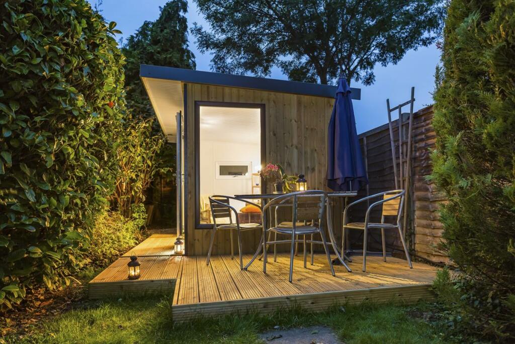 9 Goodey Meade - Garden Office exterior 2-FMacKay.