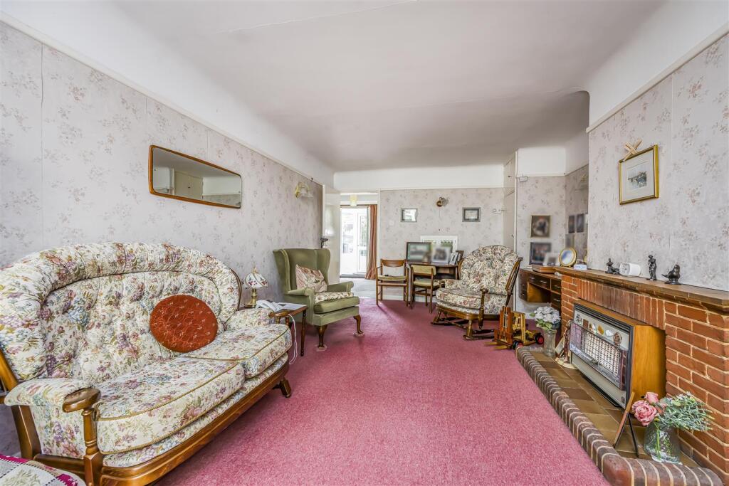 134 Wych Lane, Gosport-PorticoMarketing-SoldBy-16.