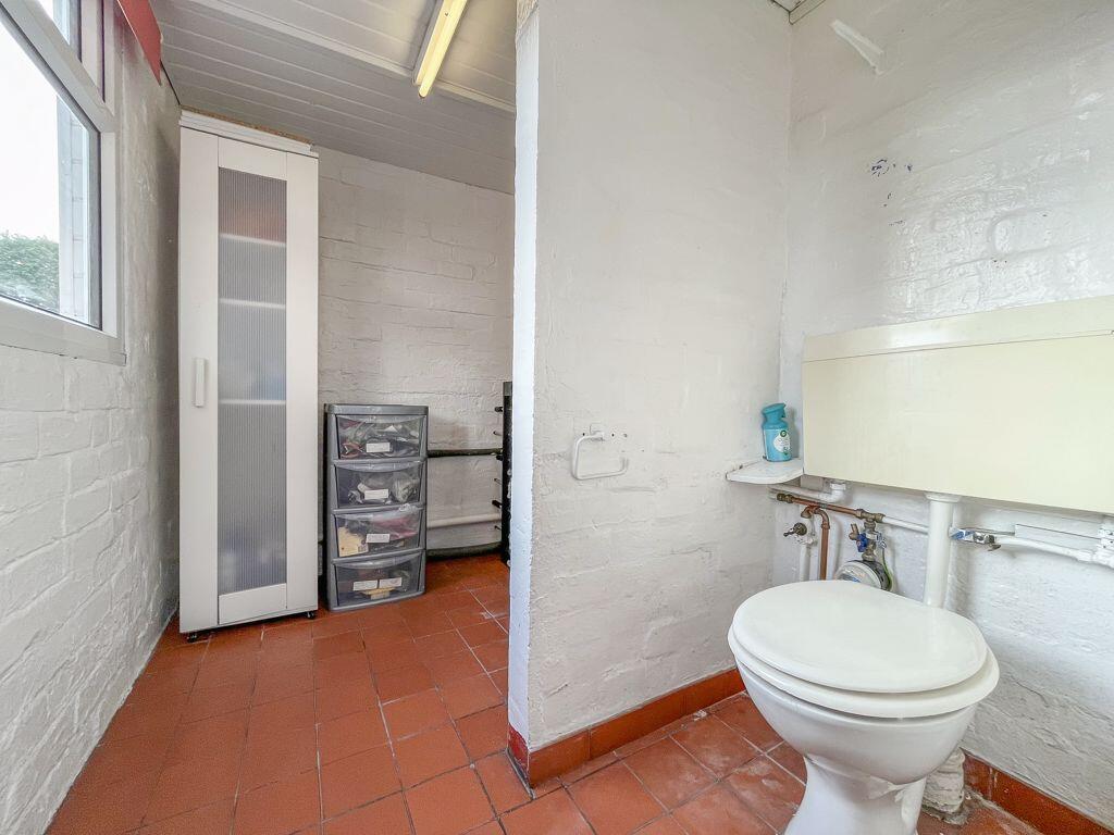 UTILITY AREA/WC