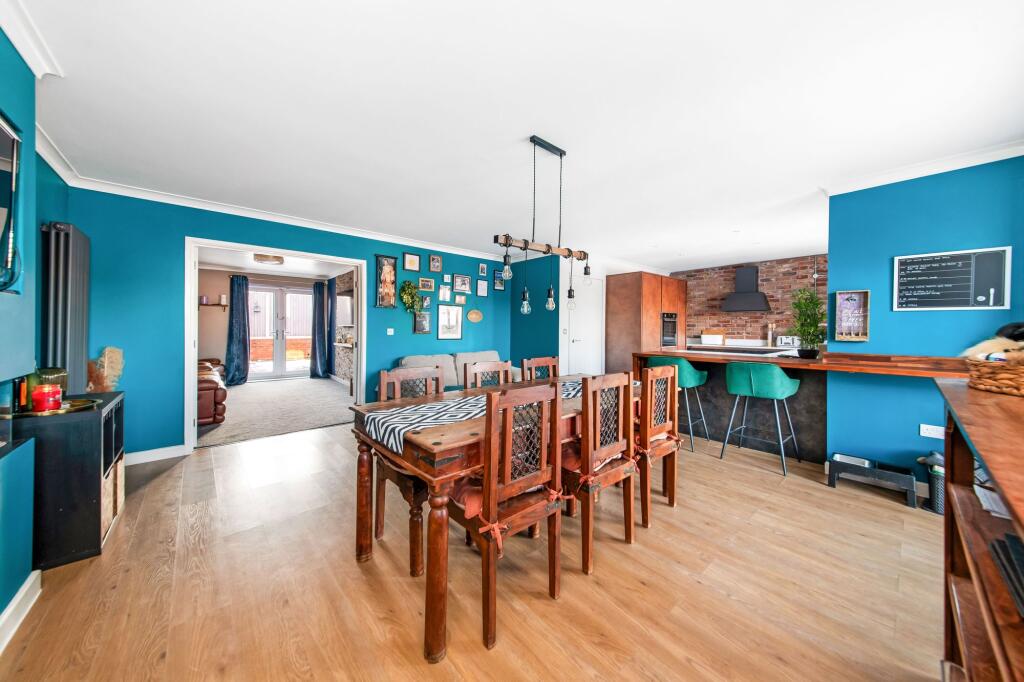 KITCHEN DIDNING ROOM