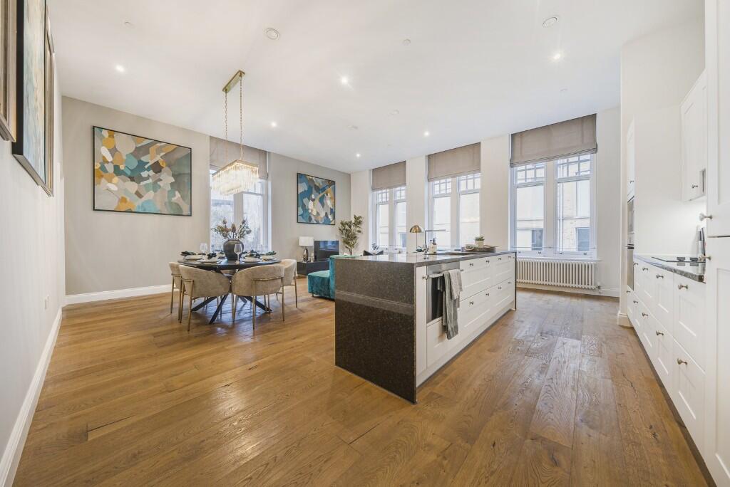Living/Dining Area