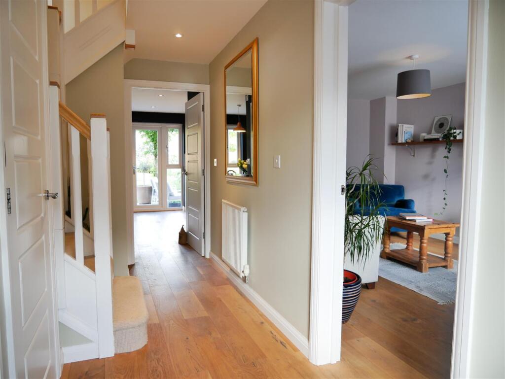 ENTRANCE HALLWAY