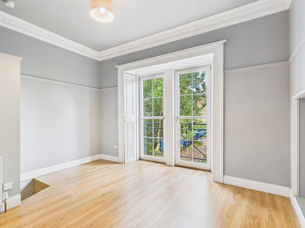 CAM05526G0-PR0033...