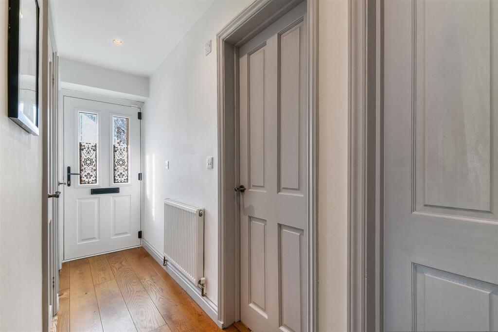 SALTASH CLOSE, 6- (17).jpg