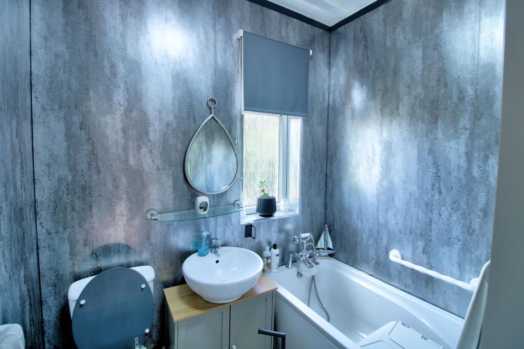 IMG_4931_2_3Interior4