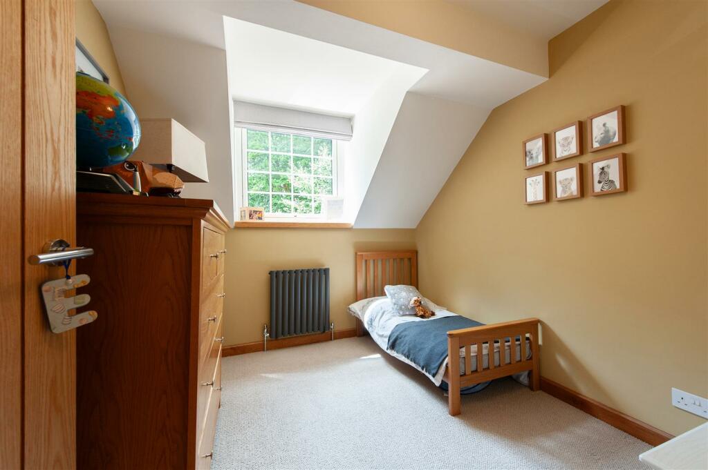 Bedroom 4.jpg