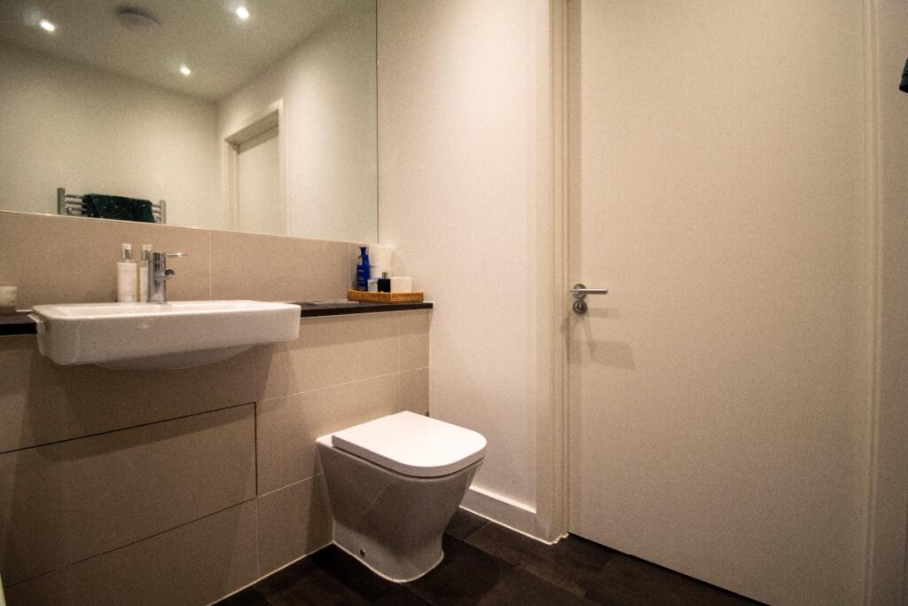 Main bathroom
