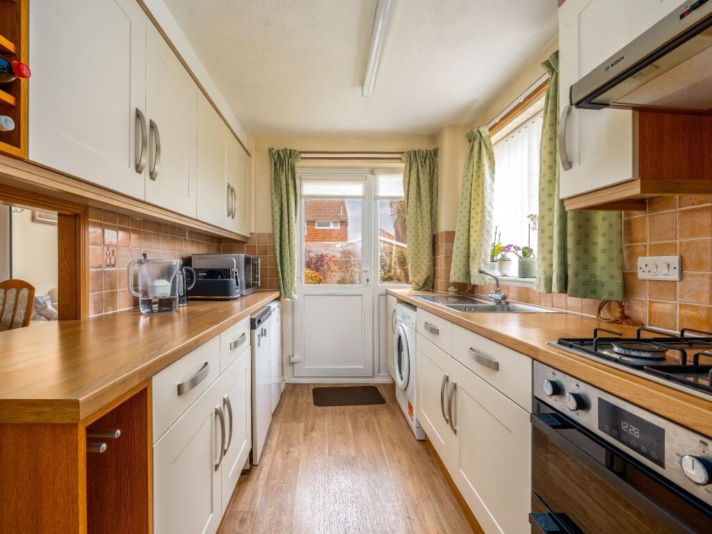 Kitchen (view a)