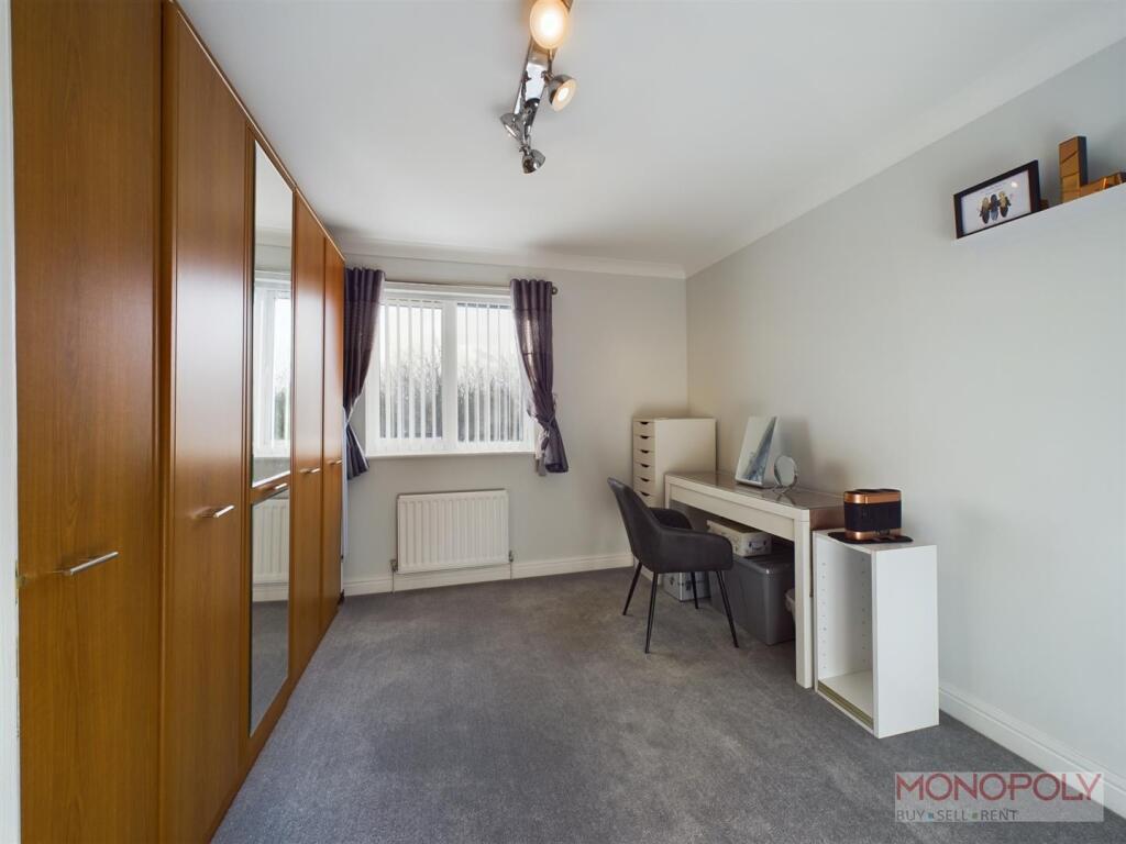CAM01943G0-PR0372-STILL022.jpg