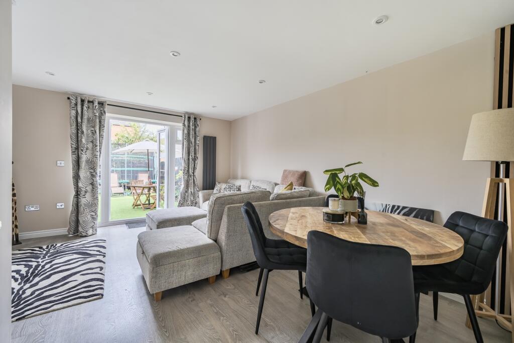 1327804-10-6893700cb3b77