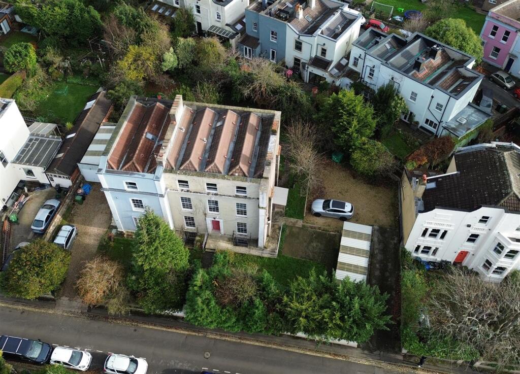 23 - Substantial Four Storey Building For Sale, So