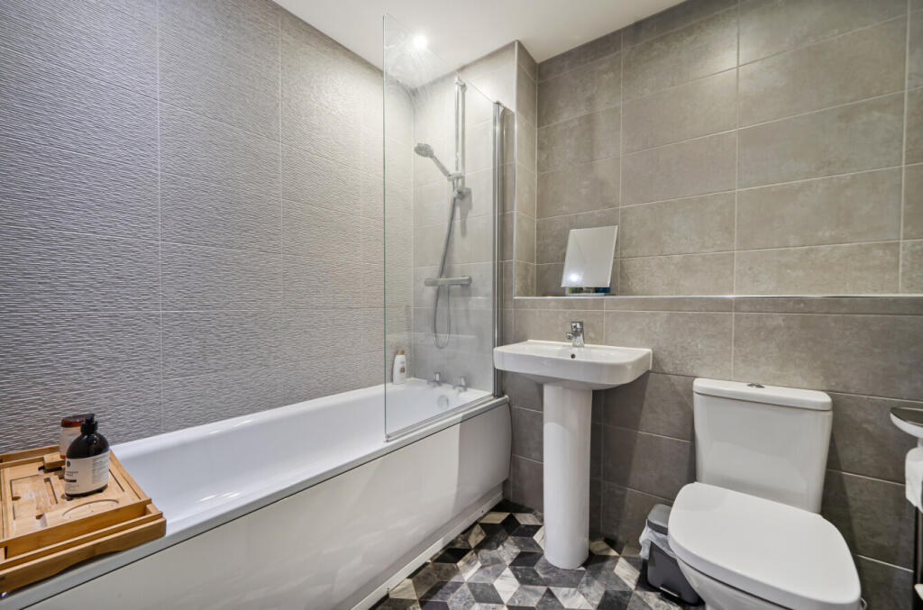 1393199-12-694179...