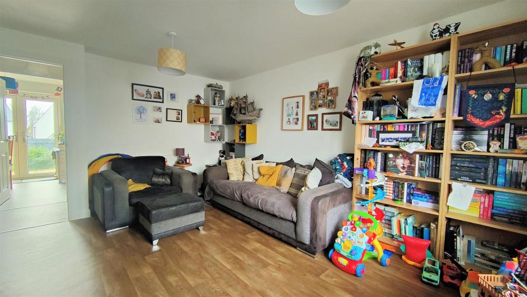 living room (2).jpg
