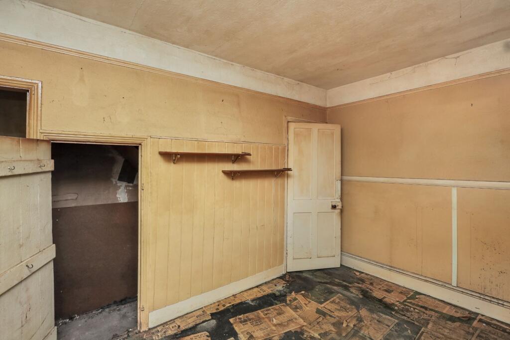 6 Tramway Avenue, Edmonton, N9 8PE