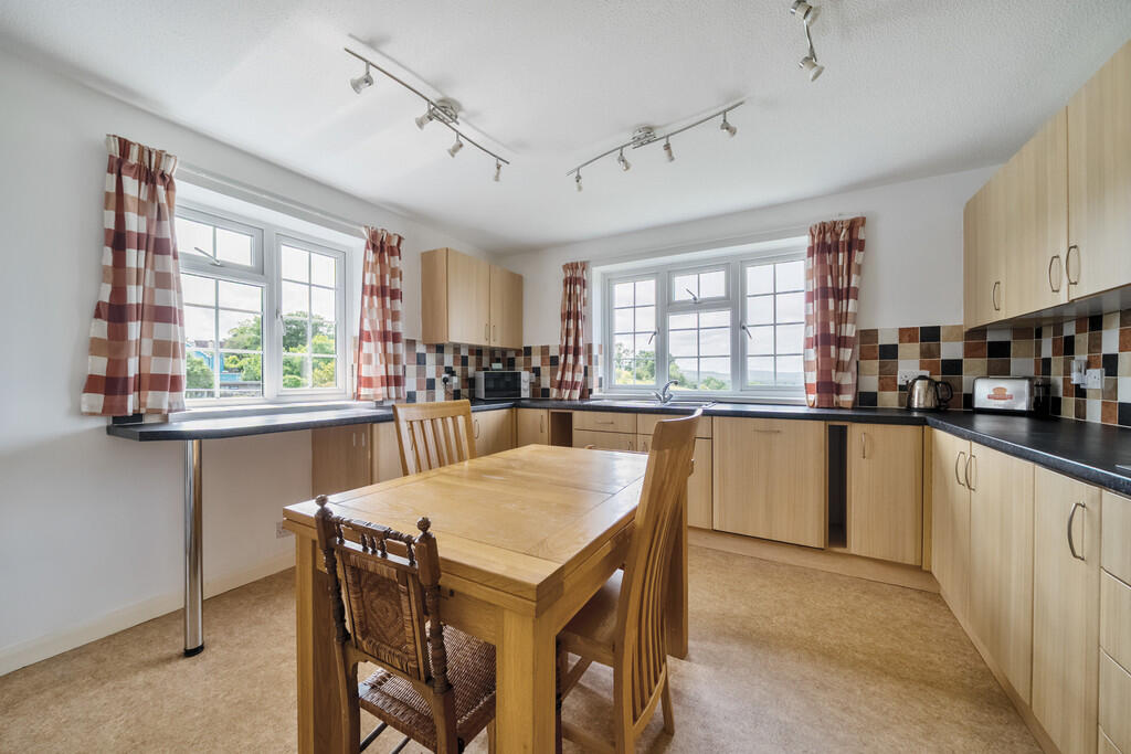 1302893-3-683f2da...