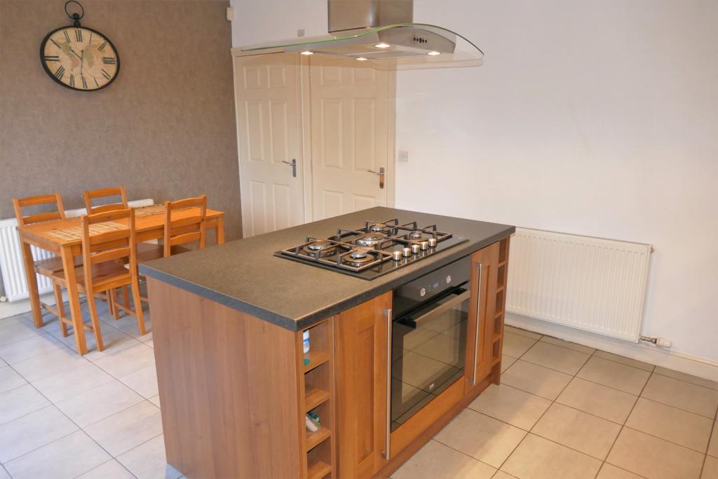 Dining Kitchen b