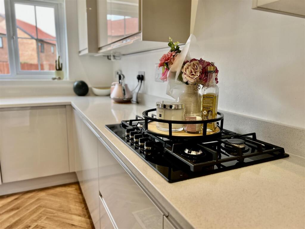 KITCHEN/DINER/PLAYROOM