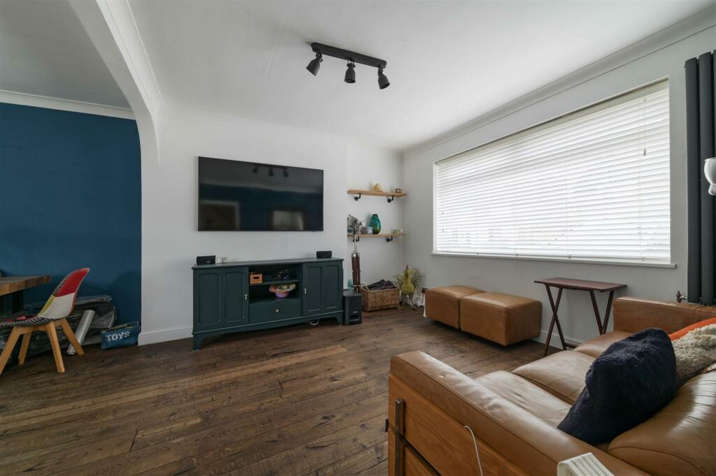 Reception-SITTING ROOM.jpg