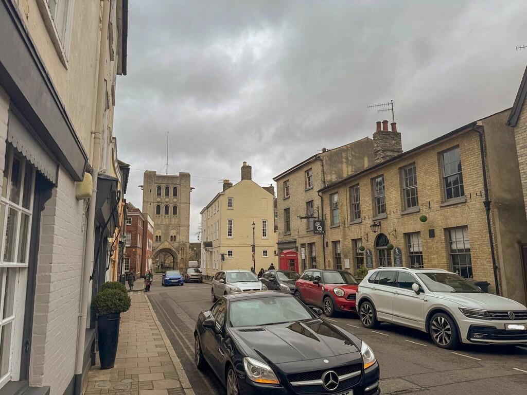 16837898-08dd-4a5...