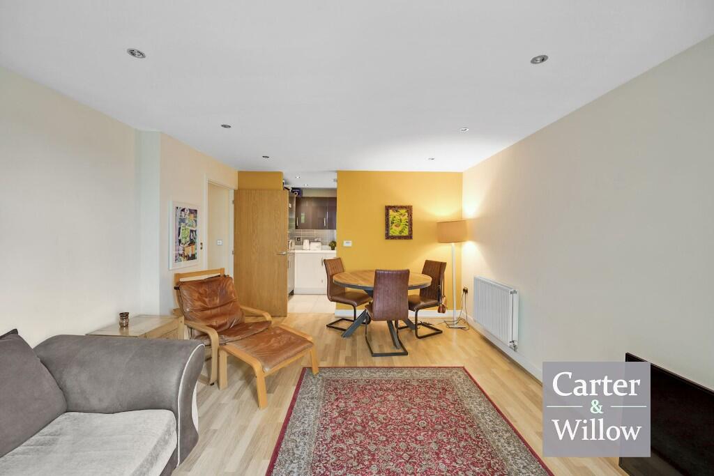 Kitchen/reception 