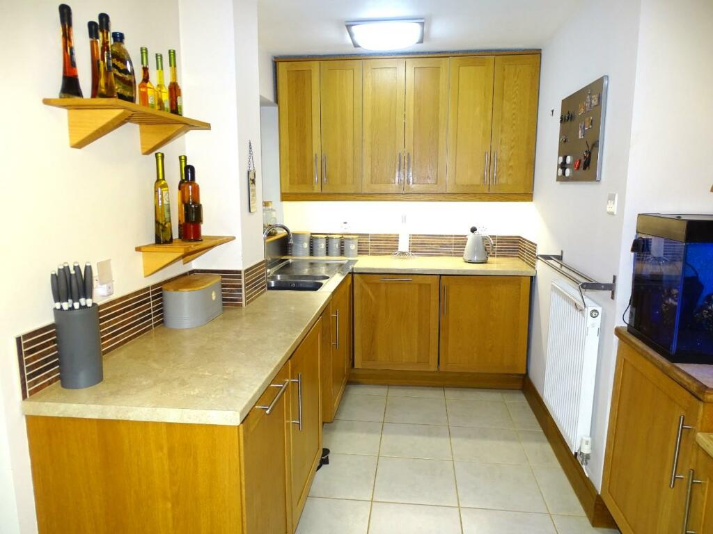 MAIN KITCHEN