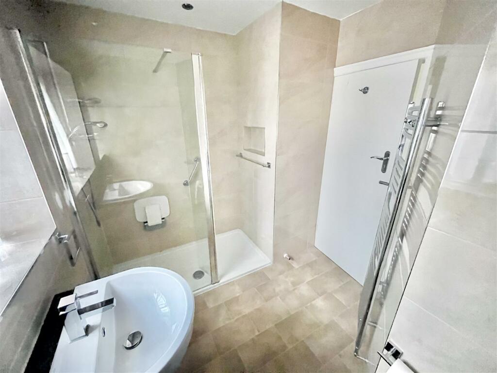 Shower Room Aspect 2