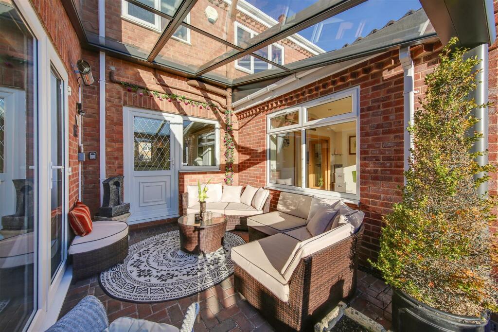 16 Garden Seating2.jpg