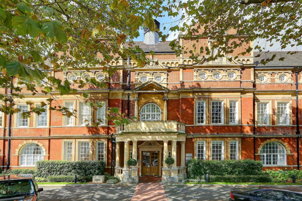 Kingsway Square, Battersea