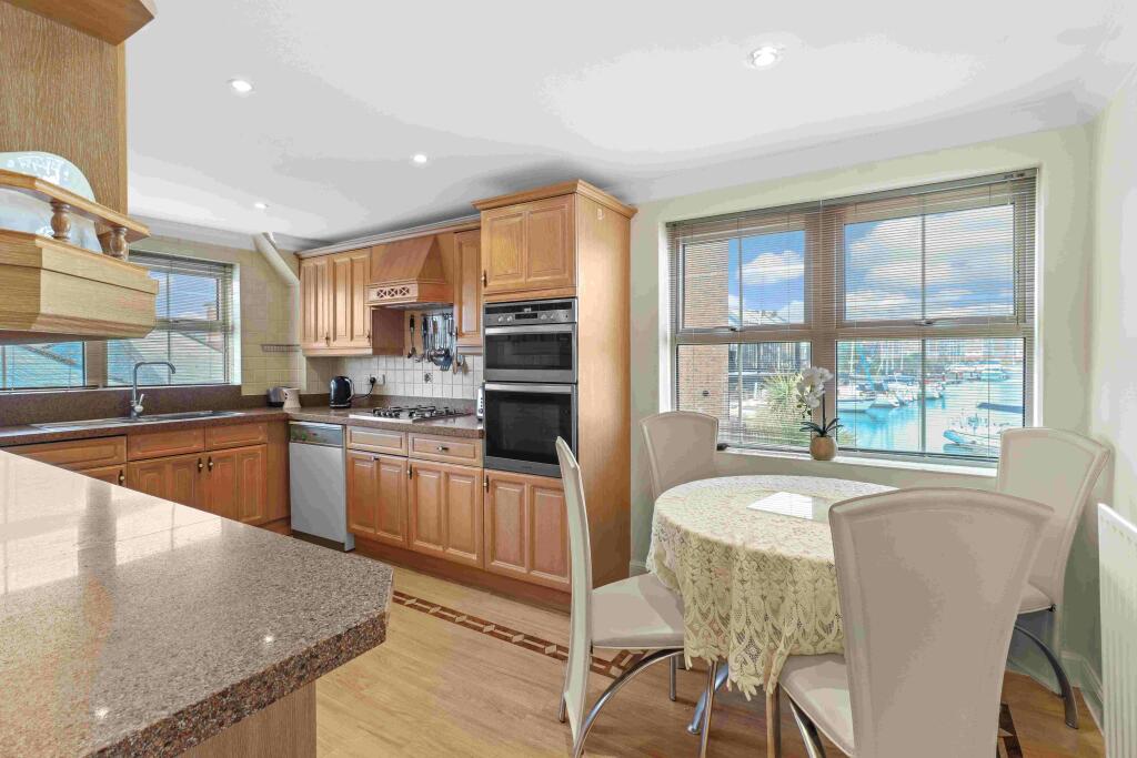 Kitchen diner