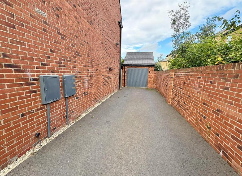 Driveway &amp; Garage