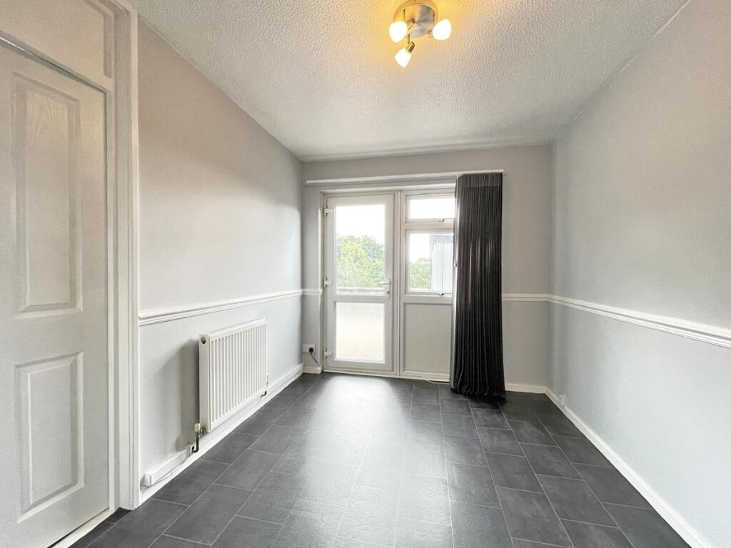 Bourne Close 27 - Dining.jpg