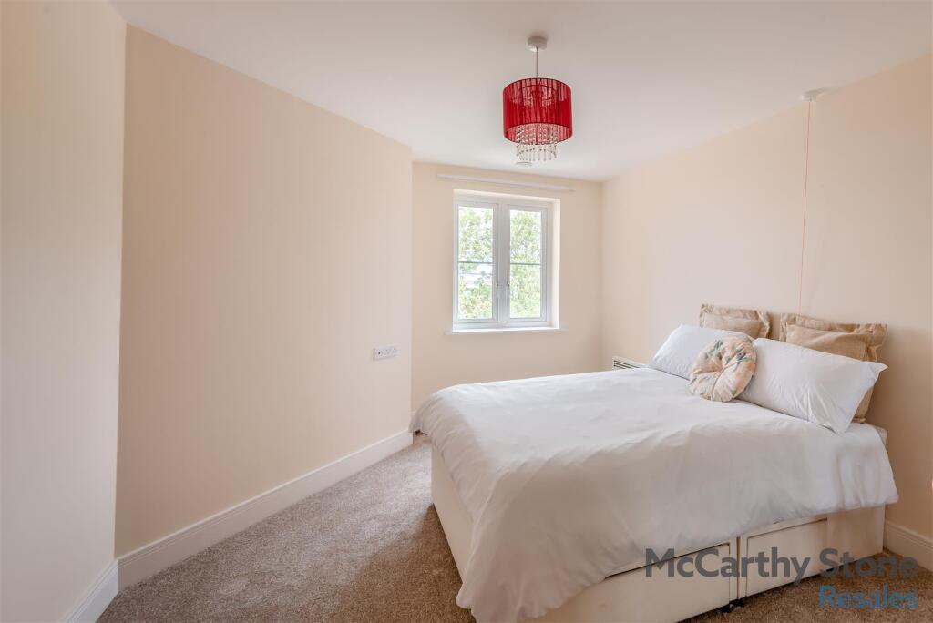 8656971-interior06.jpg