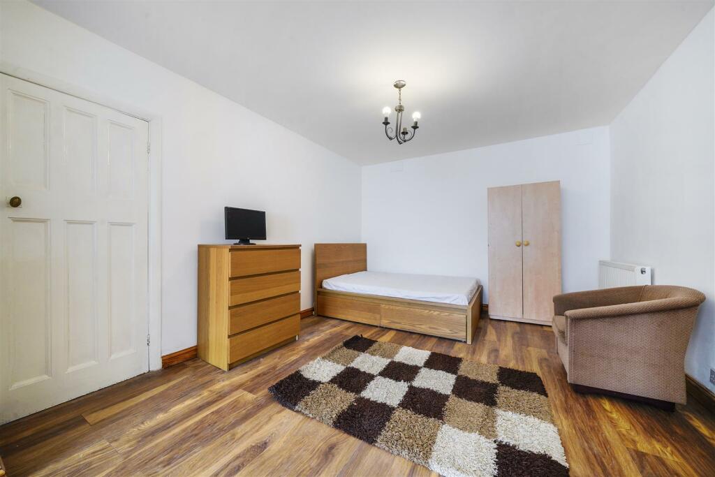 24 Stilecroft Gardens - XxwkPif0J6gGiY2nB7TQ.jpg